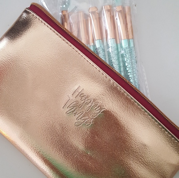 10 PC Mermaid Makeup Brush Set - Picture 4 of 5